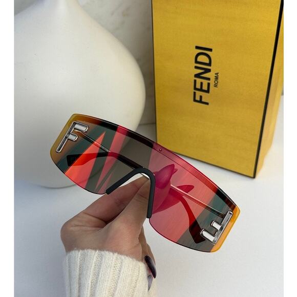 NEW Fendi FE40168U FF Cutout Mask Sunglasses in Red Mirror main image 4